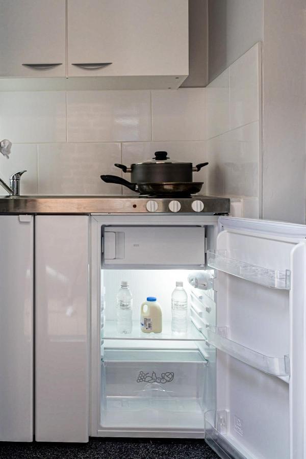 Luxury One Bedroom Guesthouse M6, Junction 10 Walsall Willenhall Εξωτερικό φωτογραφία