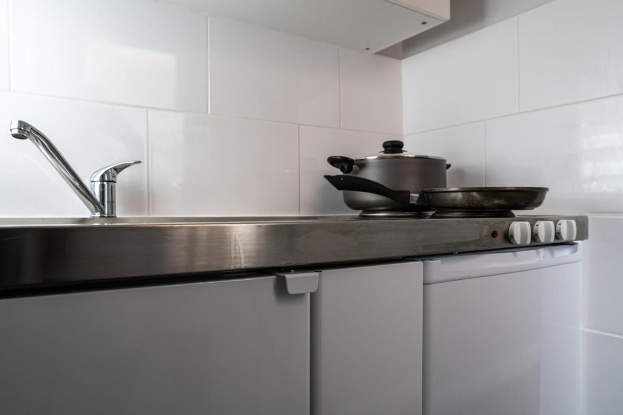 Luxury One Bedroom Guesthouse M6, Junction 10 Walsall Willenhall Εξωτερικό φωτογραφία