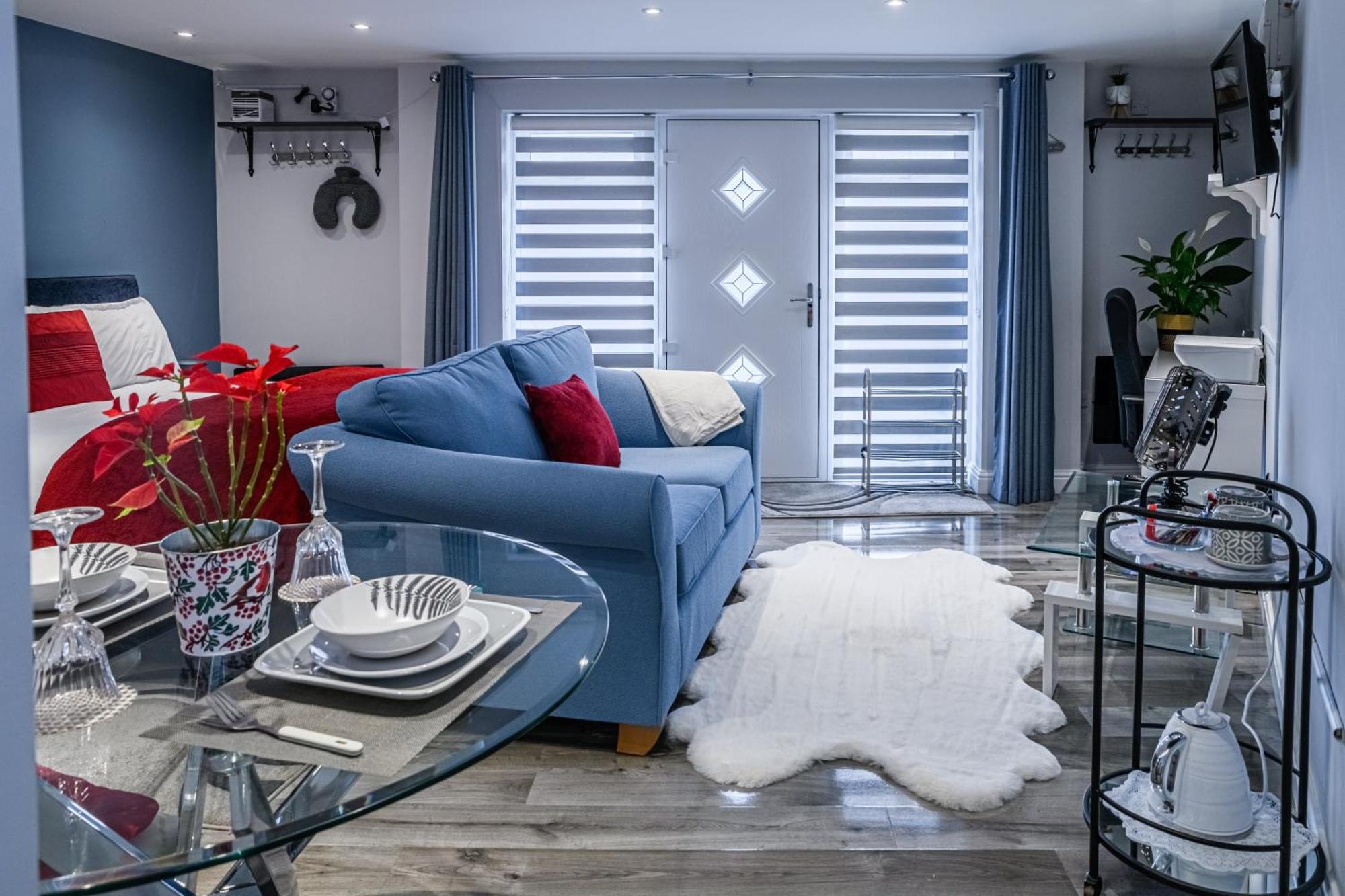 Luxury One Bedroom Guesthouse M6, Junction 10 Walsall Willenhall Εξωτερικό φωτογραφία