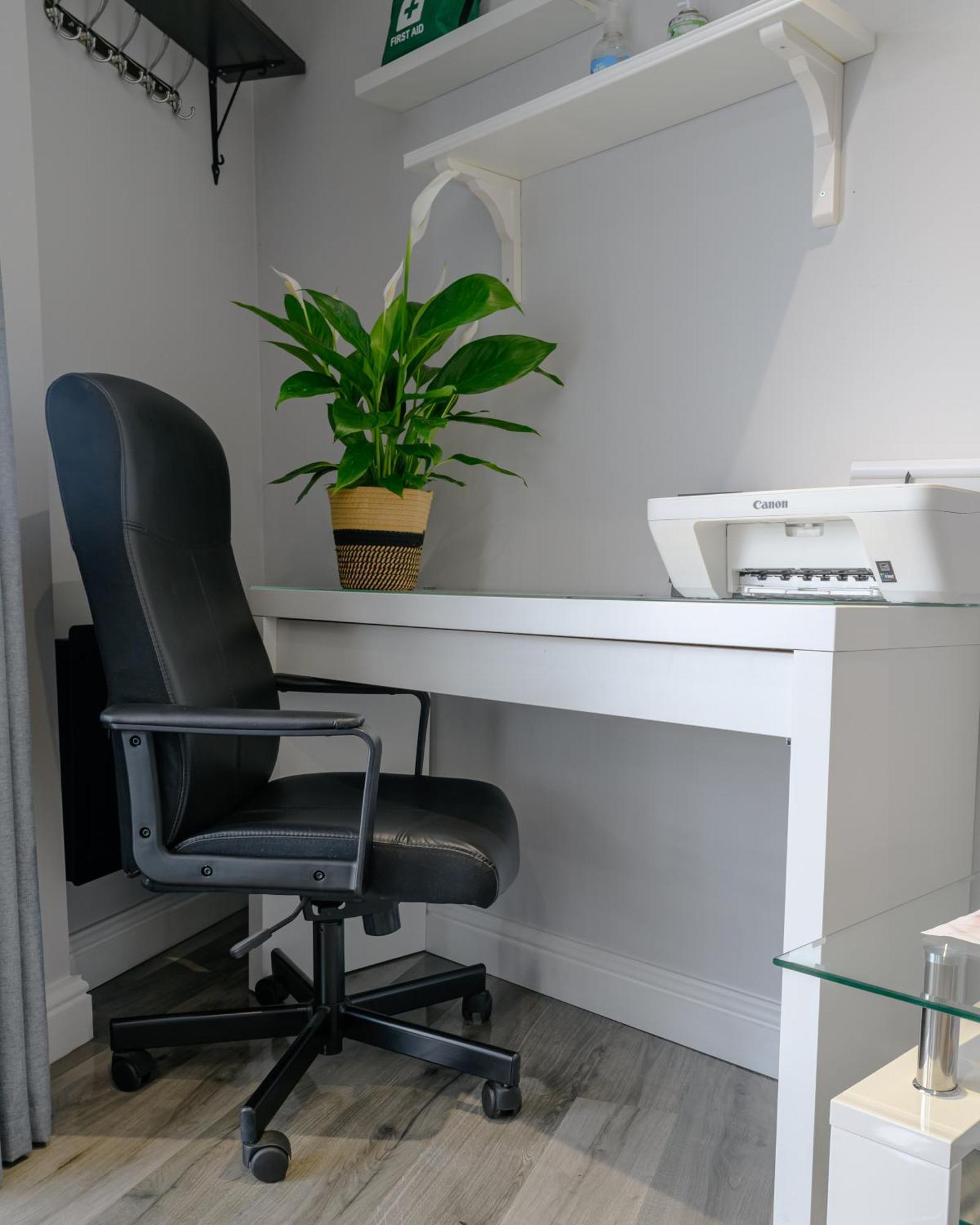 Luxury One Bedroom Guesthouse M6, Junction 10 Walsall Willenhall Εξωτερικό φωτογραφία