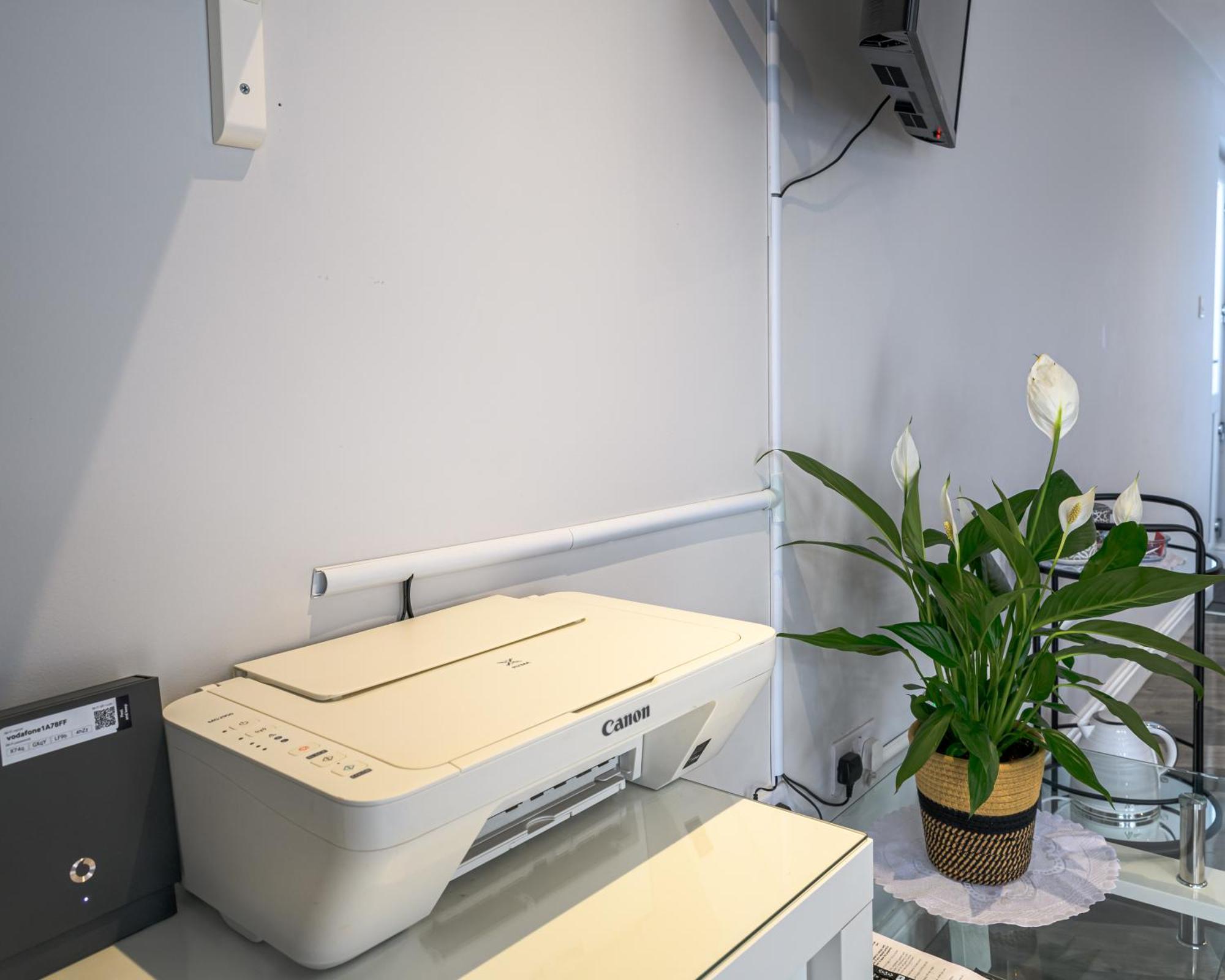 Luxury One Bedroom Guesthouse M6, Junction 10 Walsall Willenhall Εξωτερικό φωτογραφία